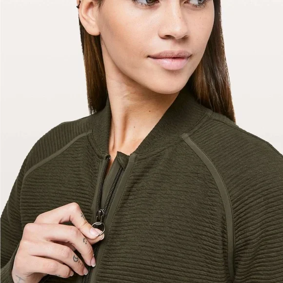 Lululemon On Repeat Bomber Women’s Zip Sweater Jacket Dark Olive Size 4 - Picture 4 of 4